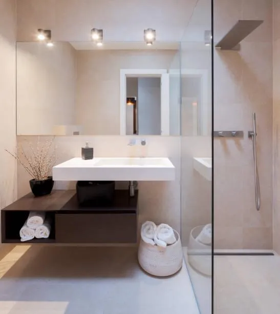 Salles de bain - Modern Bilocale with Parking in Rovigo