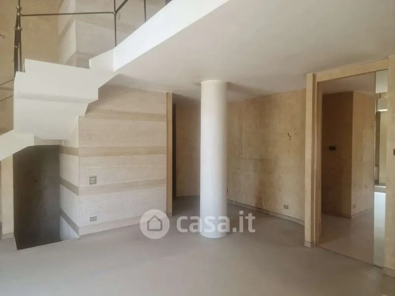 Esik - Spacious Apartment with Private Lift in Vigevano