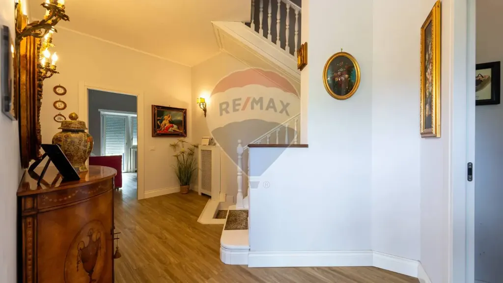 hallway_entrance