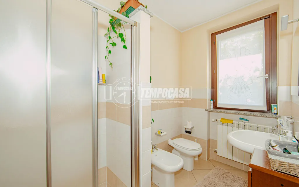 Salles de bain - Modern Villa with Private Garden in Vigevano