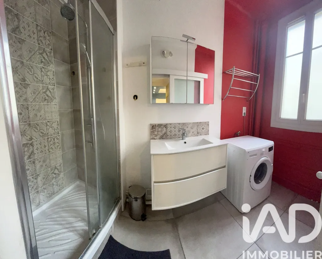 Bathrooms - Bright Apartment with East-West View in Le Mans