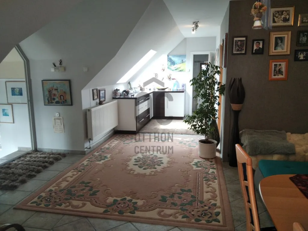 Elutuba - Multi-Generational House with Workshop in Székesfehérvár