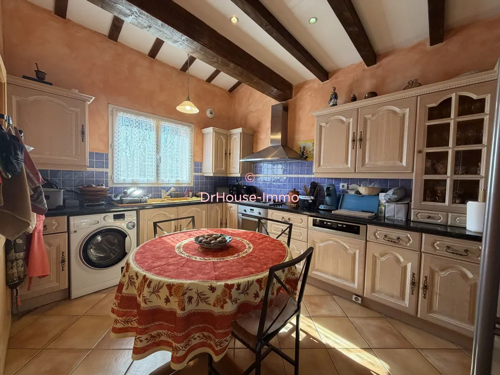 Cuisine - Maison avec Piscine et Garage à Salindres