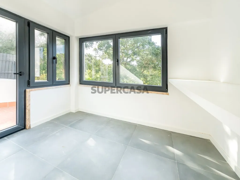 Toad - Luxury Detached House with Pool in Setúbal