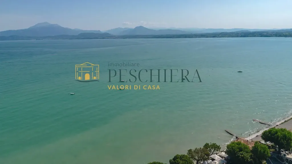 Rustic Terraced House with Lake View in Peschiera del Garda