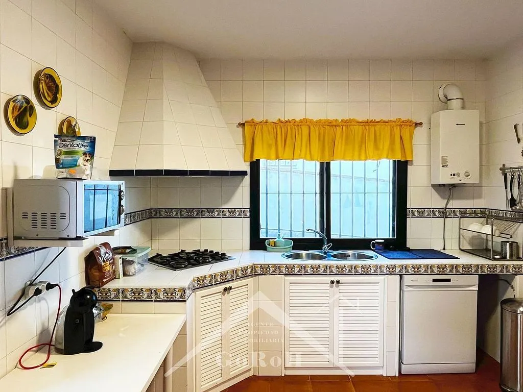 Cuisine - Villa with Pool in La Colinas, Seville