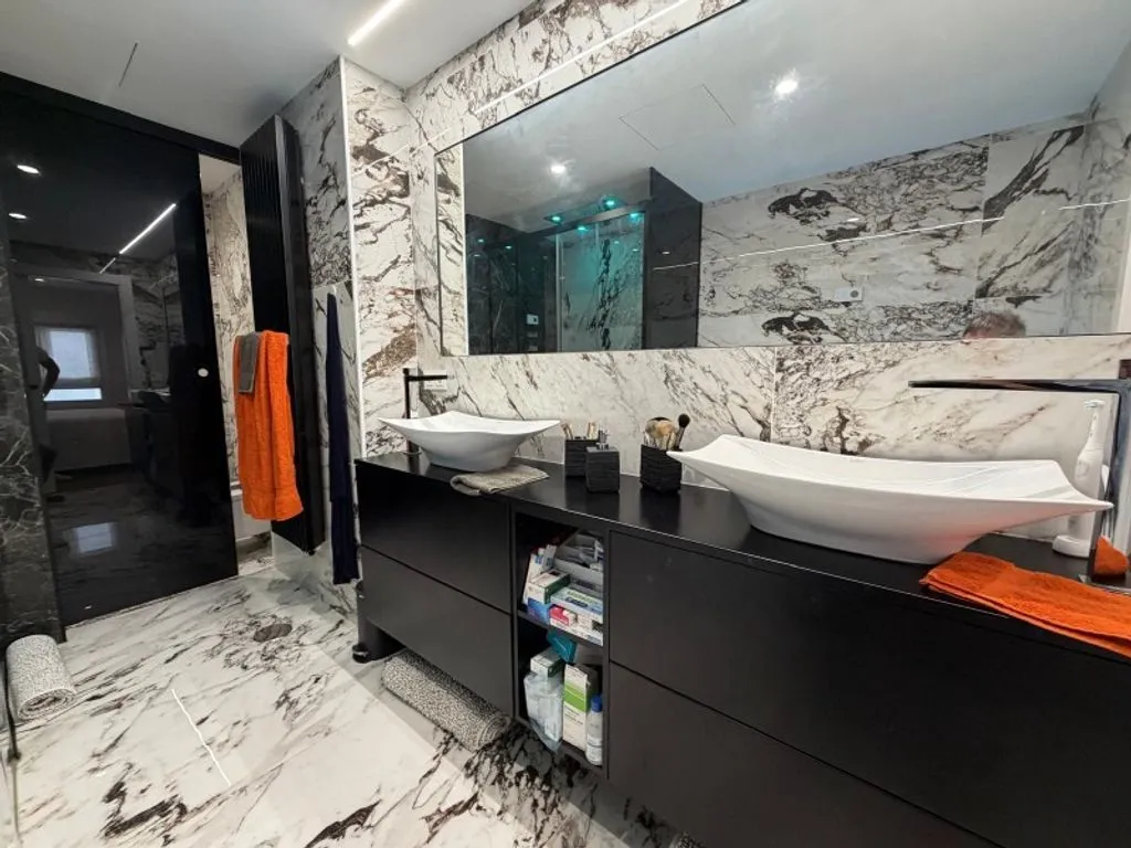 Bagni - Luxury Apartment with Ascender in Gijón Centre
