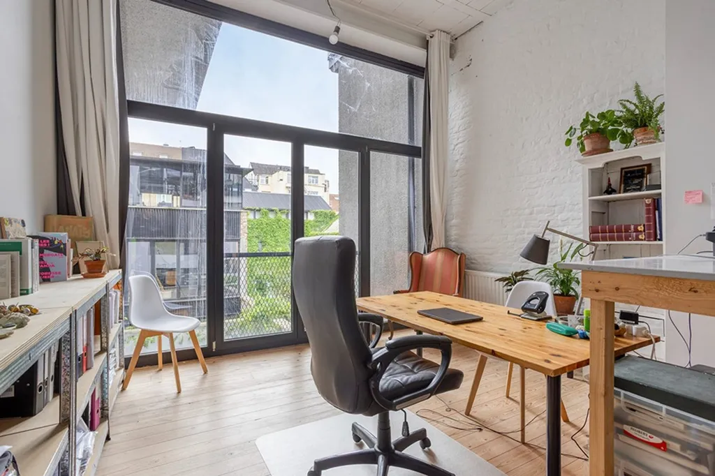 Bureau - Maison Rénovée avec Terrasse à Proximité de 12 m²