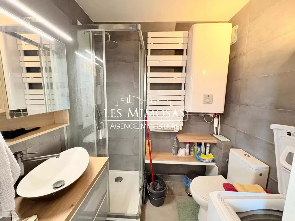 Vannitoad - 2-Bedroom Flat with Terrace near Frejus-Plage