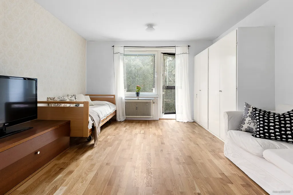 Chambres - 1st Floor Flat with Glass Balcony in Vällingby Centre