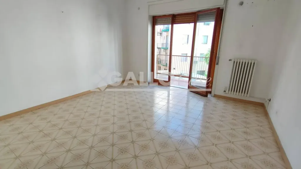 Pièces - Central Apartment with Balconies in Cosenza