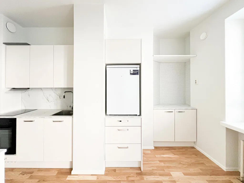 Köök - Remodelled Flat with Sea View in Ullanlinna, Helsinki