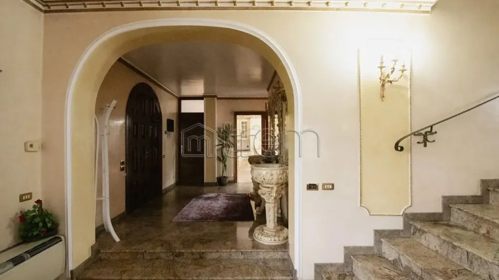 hallway_entrance