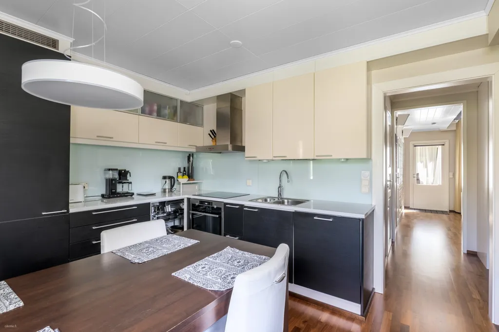 Cuisine - Modernised Apartment with Sauna in Leppävaara, Espoo