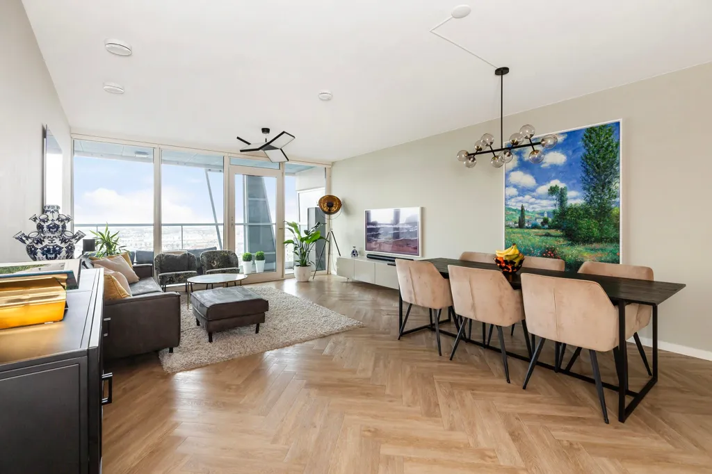 Elutuba - Modern 3-Room Apartment with City View in Rotterdam