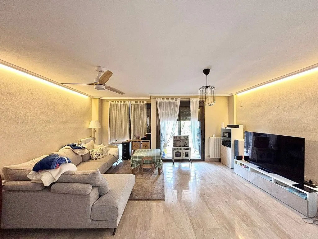 Séjour - Semi-Detached Villa with Private Garden in Mutxamel