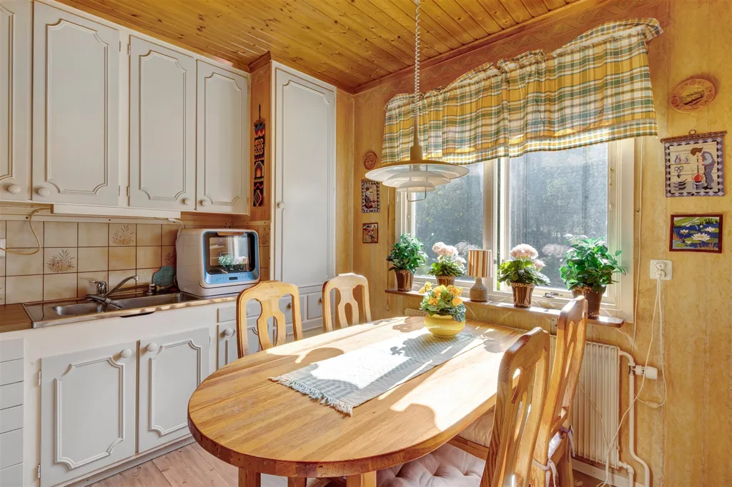 Sala da pranzo - Villa with Garden and Stream in Kvillsfors