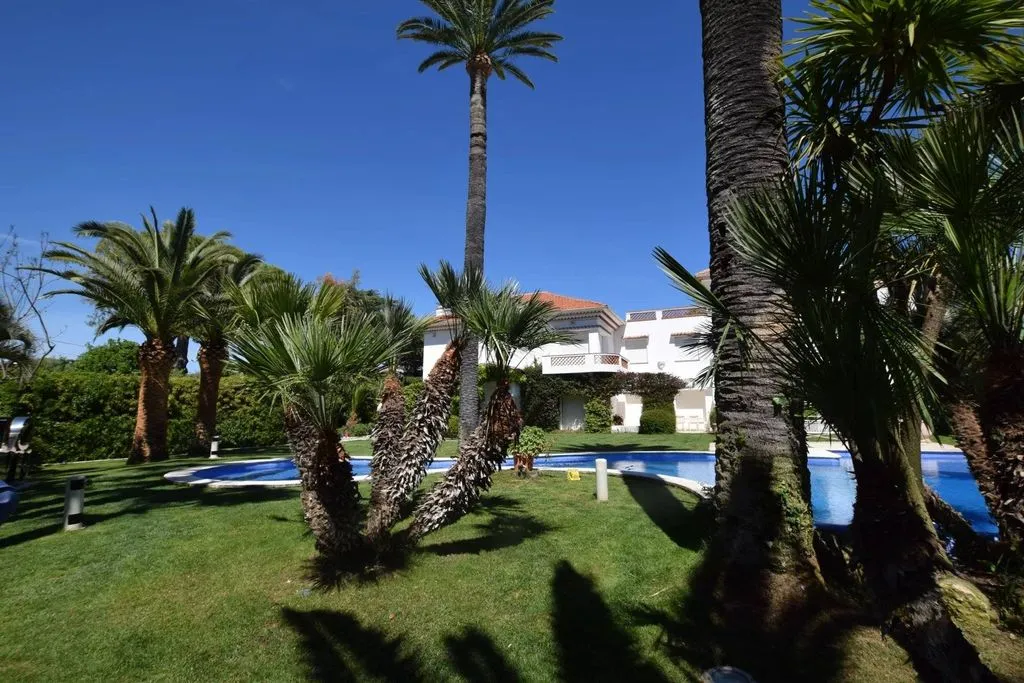 Aed - Luxury Villa with Pool in Antibes
