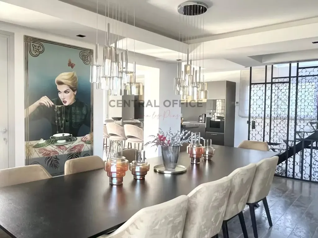 Dining Room - 1950s Villa with Sea View in Cap d'Antibes