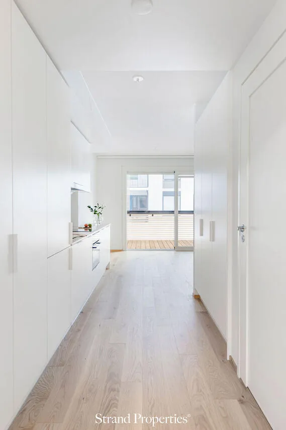 Esik - New Flat with Balcony in Westend