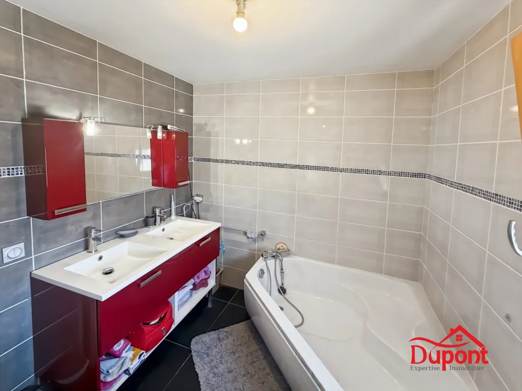 Salles de bain - Maison d'Architecte avec Terrasse à Petite-Forêt
