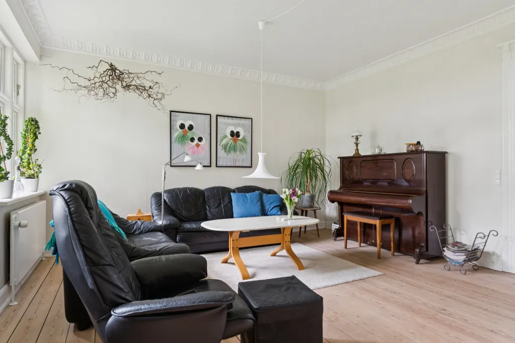 Elutuba - Classic Farmhouse with Stable in Kosterslev
