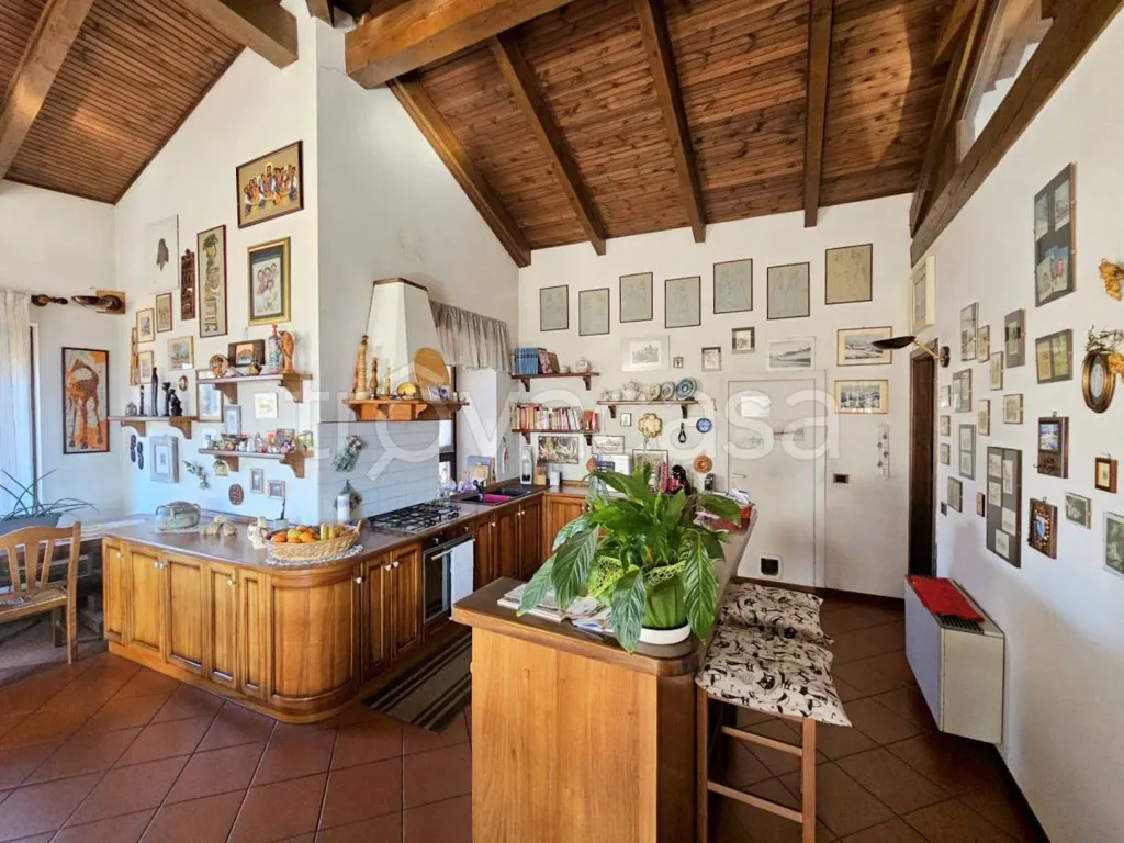 Cucina - Villa with Panoramic Views in Condove