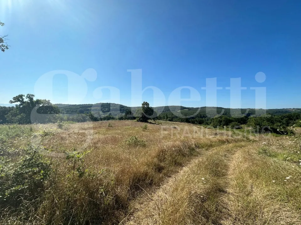 Jardin - Large Land with Potential in Orte
