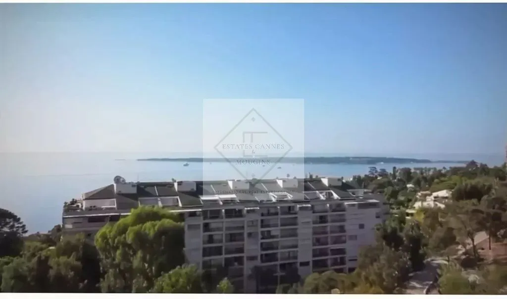 Aerial - Luxury Apartment with Pools in Cannes