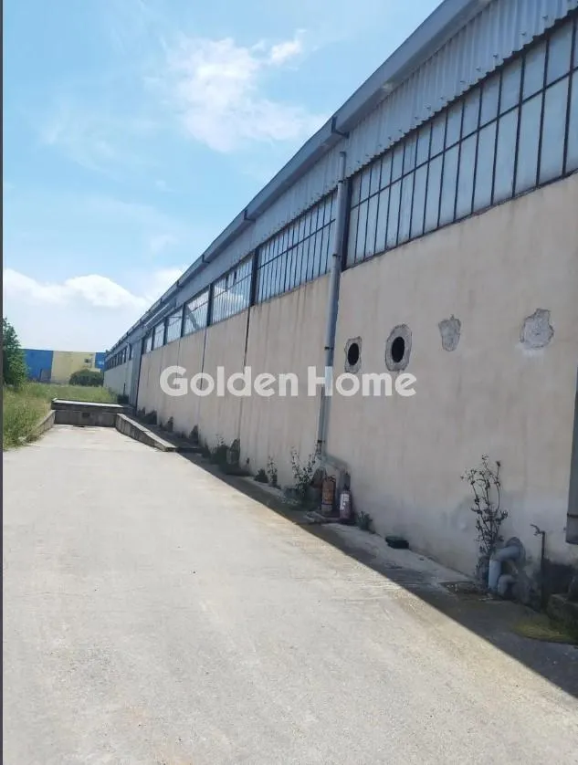 Välivaade - Industrial Space with Loading Bay in Oinoi