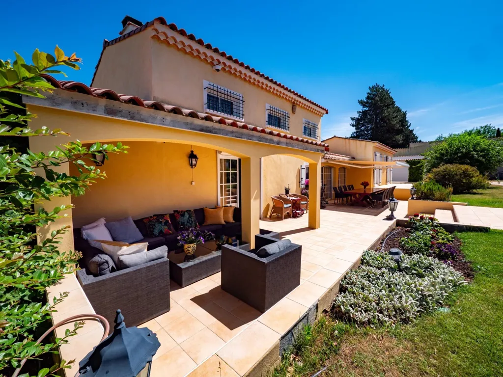 Terrasse - Maison avec Vue Montagnes et Piscine à Bédarieux
