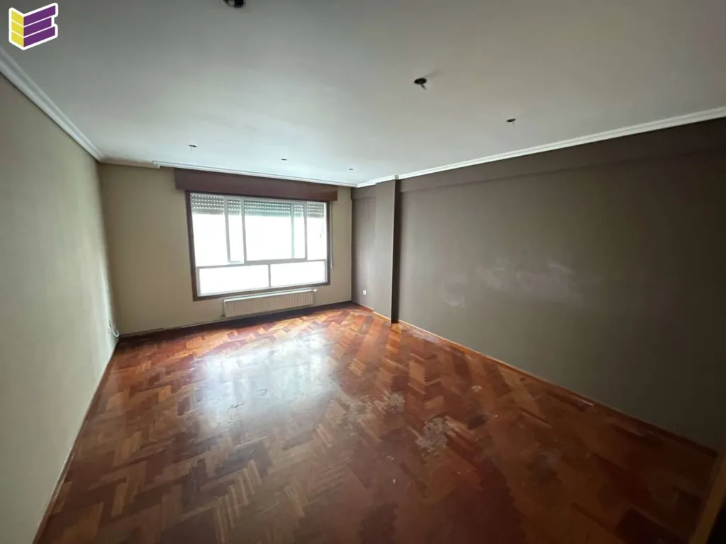 Séjour - Apartment with Large Windows in Vigo