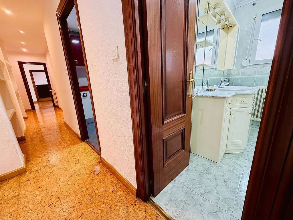 Esik - Bright Apartment with Patio in Valladolid