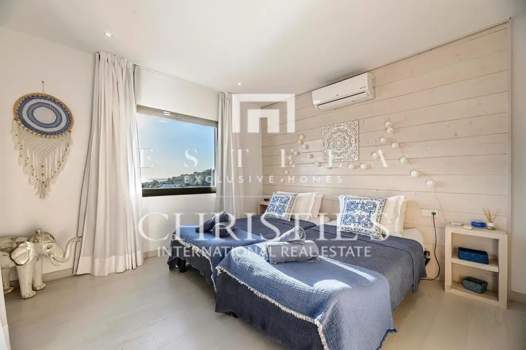 Magamistoad - Detached House with Infinity Pool in Cala Salada