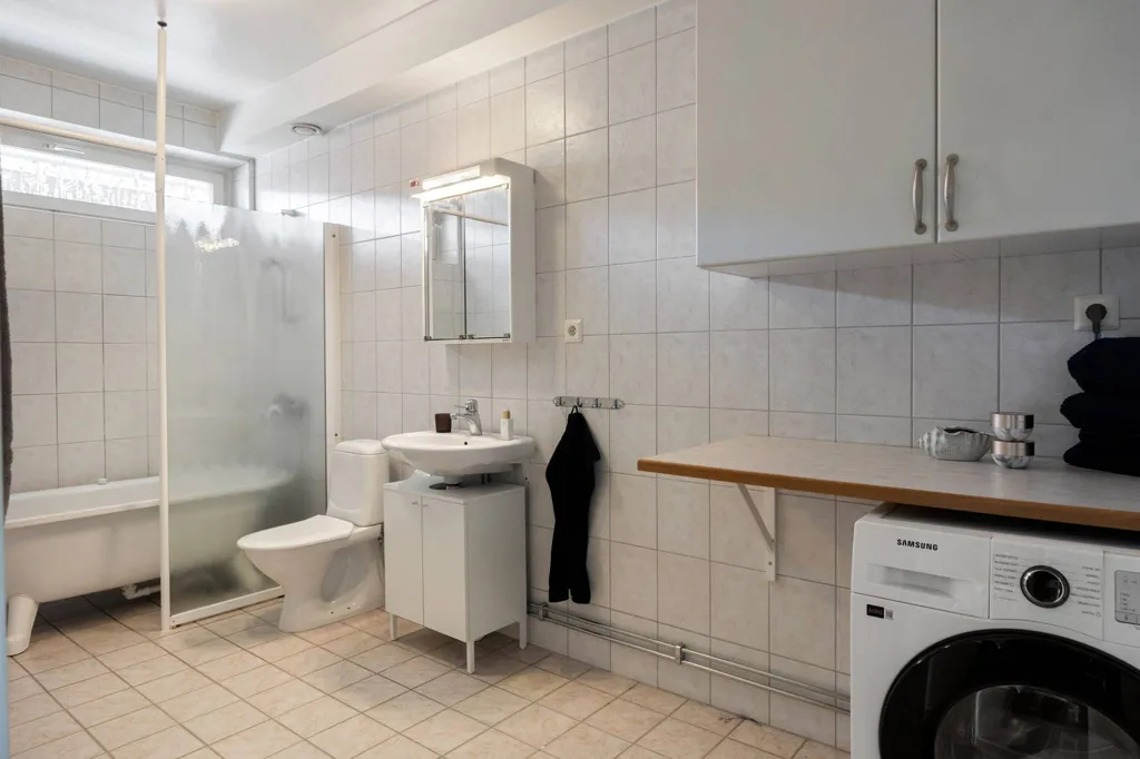 Salles de bain - Apartment with Two Balconies in Eriksberg