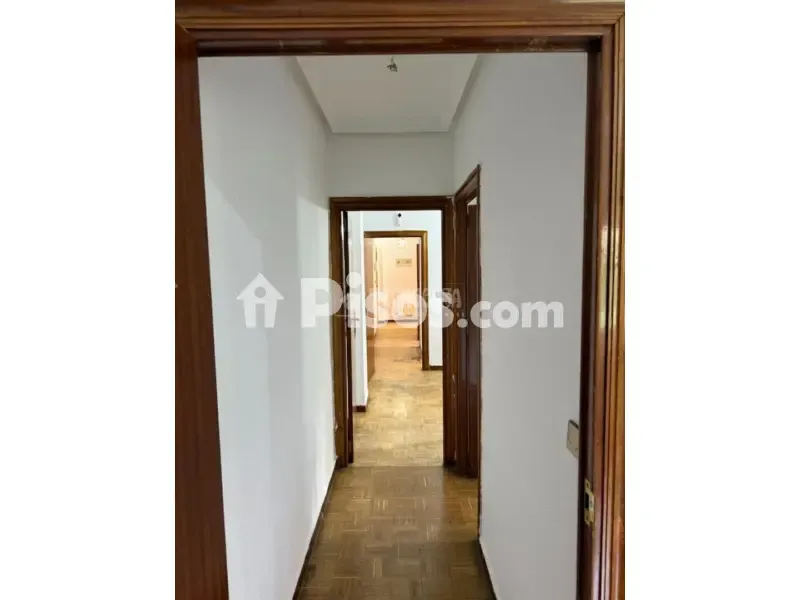 Hallway - Bright Apartment with Garden Views in Usera, Madrid