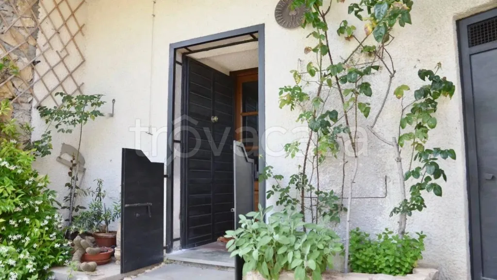 Jardin - Modern Villa with South-West View in Orvinio