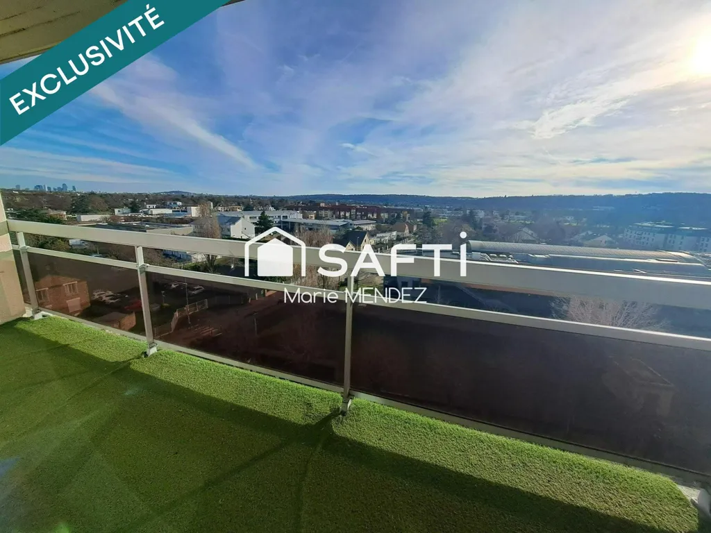 Rõdu - Penthouse Flat with Panoramic View in Le Vésinet