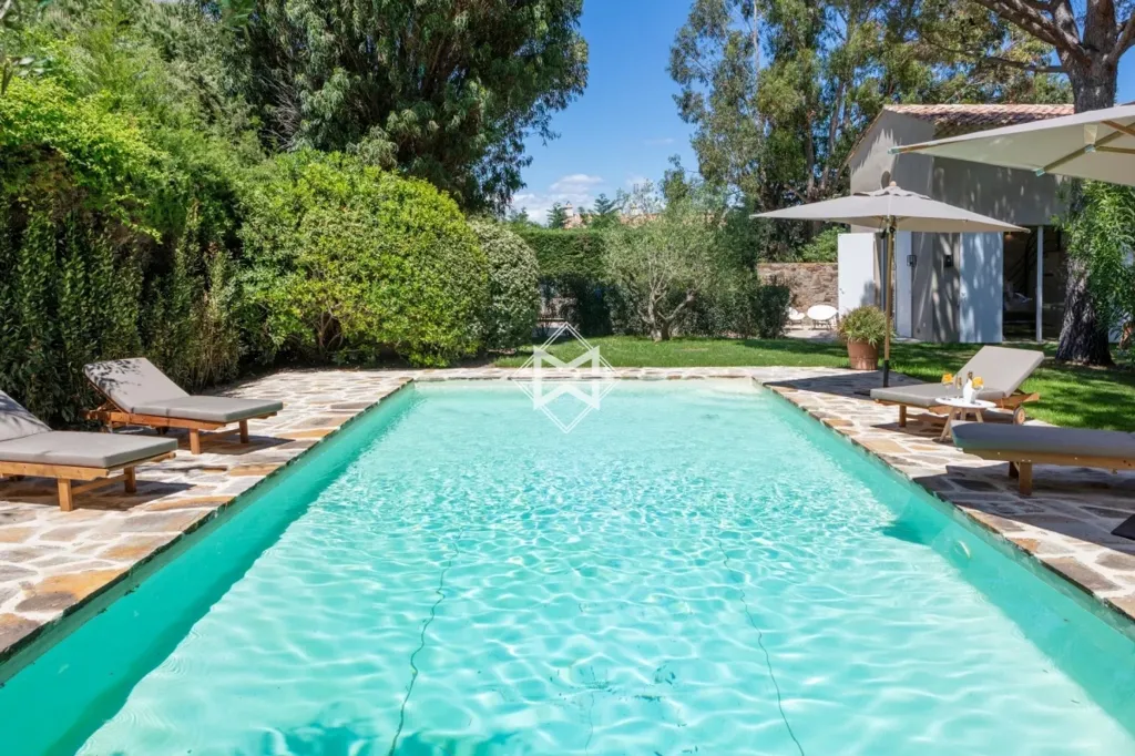 Piscine - Villa avec Piscine près de la Plage