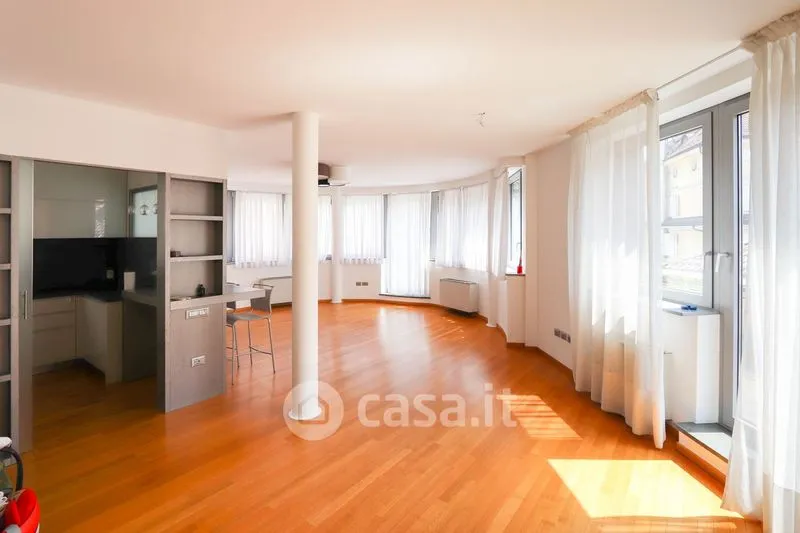 Elutuba - Modern Penthouse with Rooftop Terrace in Bolzano