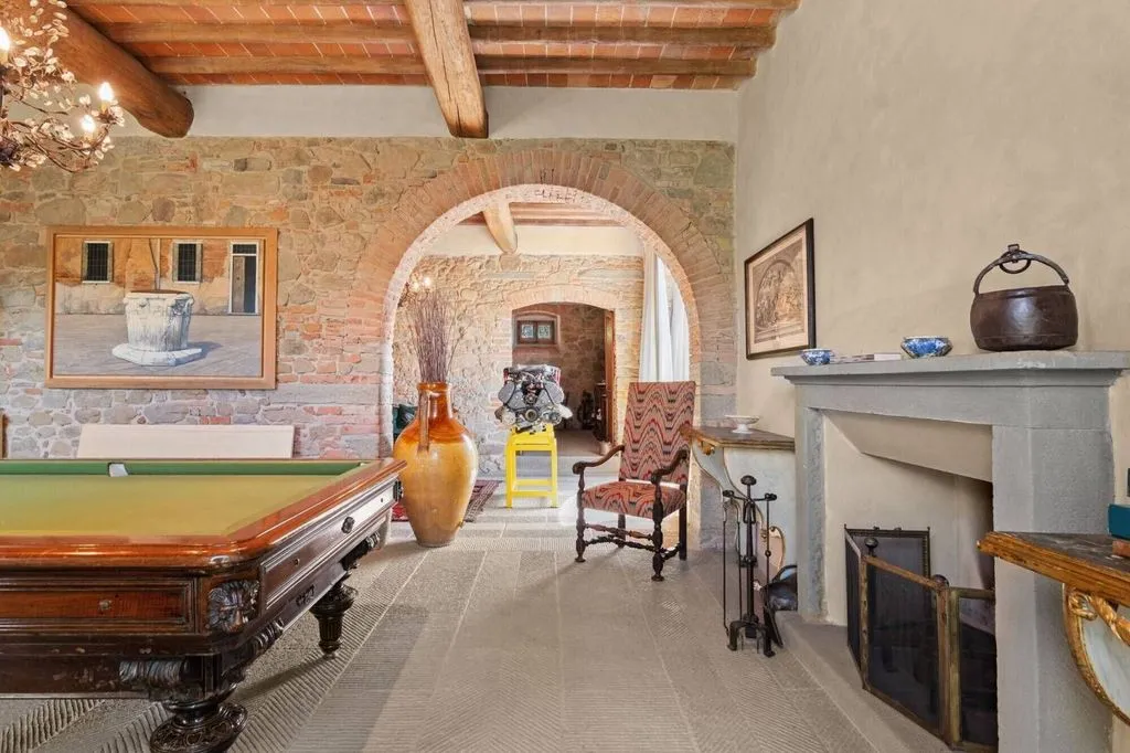 Elutuba - 17th-Century Villa with Olive Grove in Carmignano