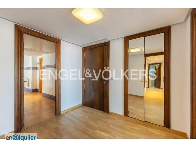 Esik - Apartment with Terrace in Extramurs, Valencia