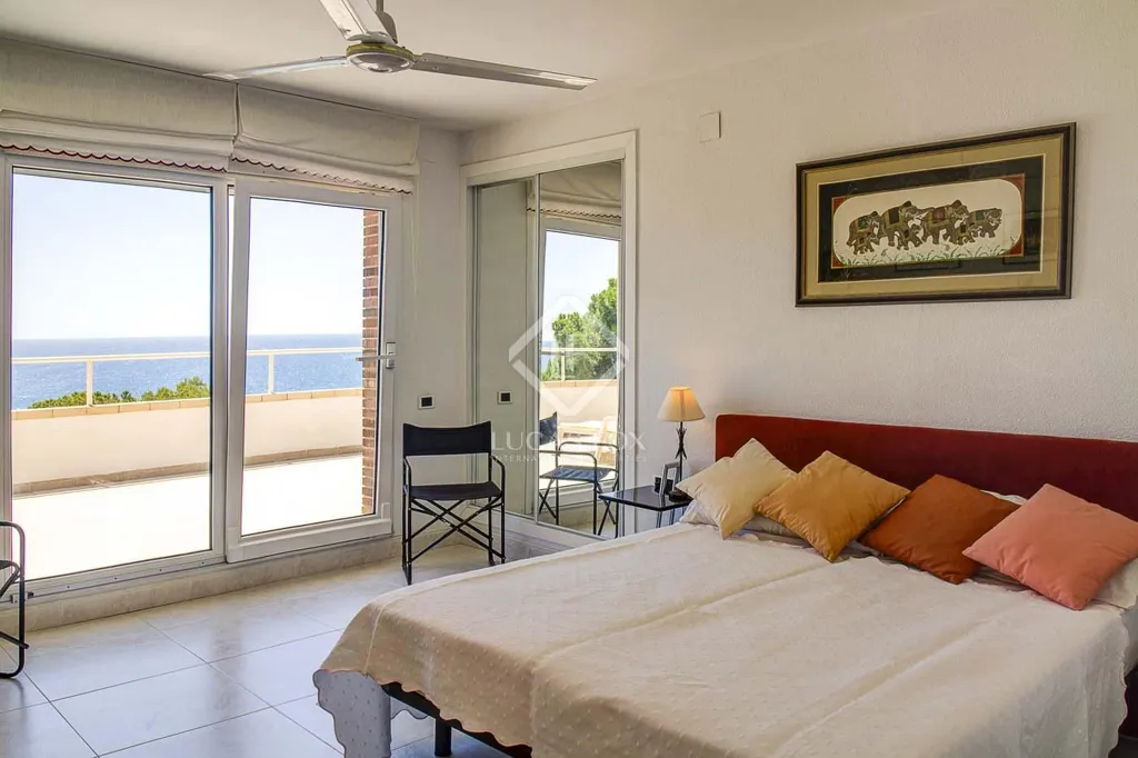 Magamistoad - House with Sea View and Pool in Torredembarra