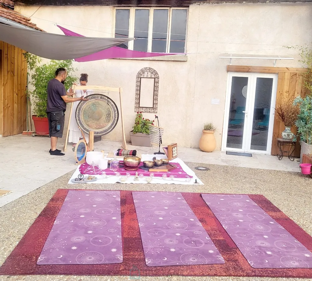 Terrasse - Ferme Rénovée avec 2 Gîtes et Cour Intérieure à Périgueux