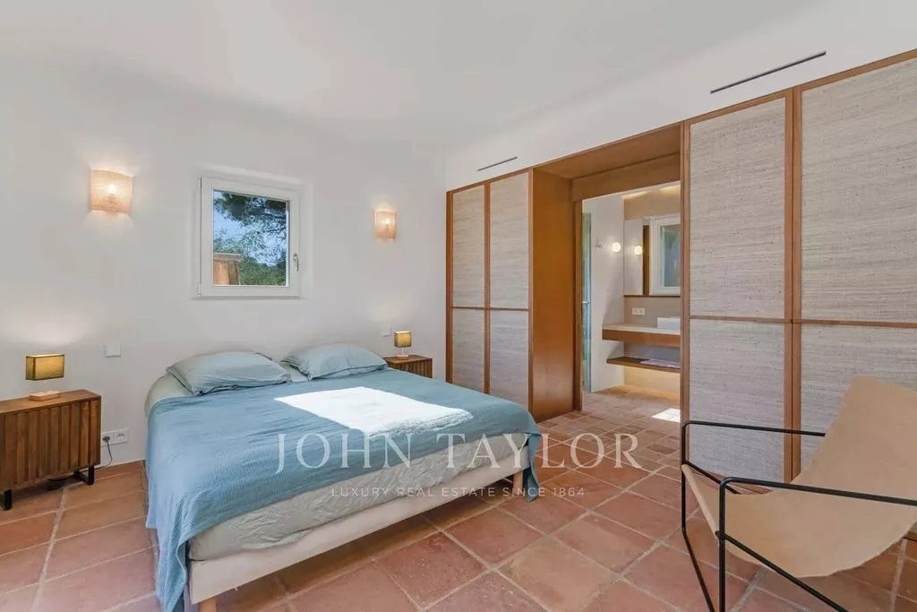 Chambres - Maison de Luxe avec Vue Mer à Ramatuelle