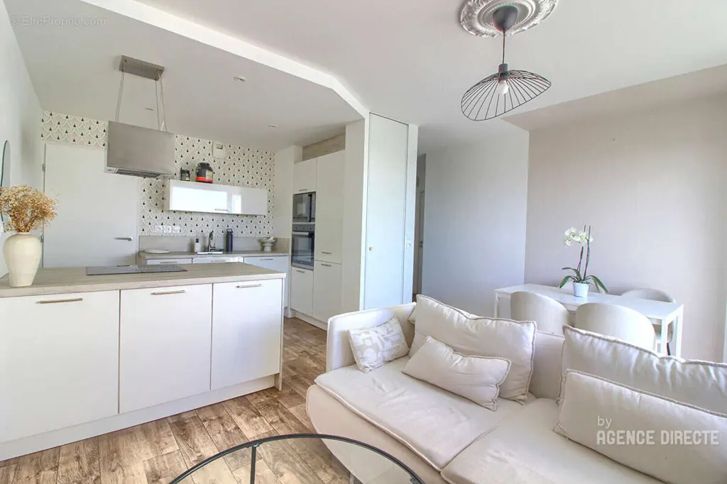 Soggiorno - T2 Apartment with Terrace in Rennes
