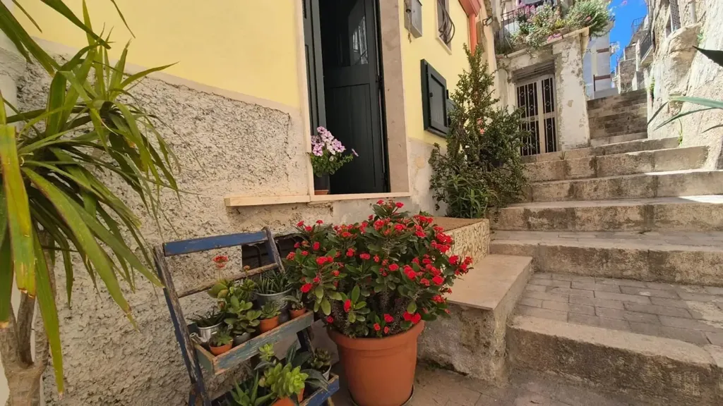 Pièces - Restored House with Balcony in Modica