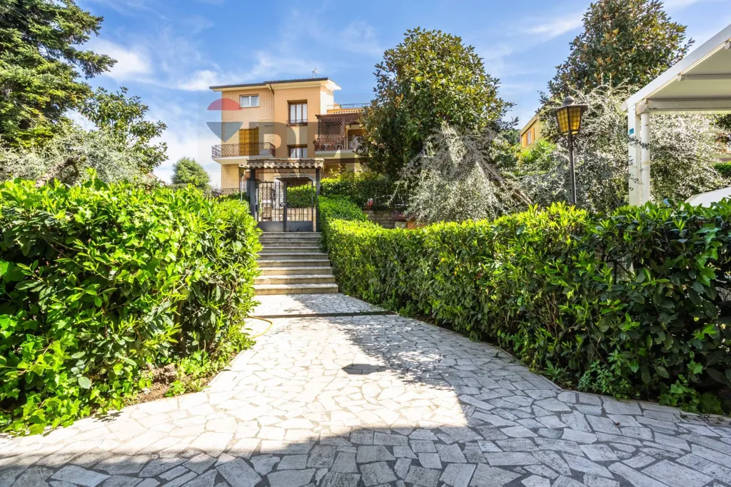 Jardin - Duplex Apartment with Terrace in Monterotondo