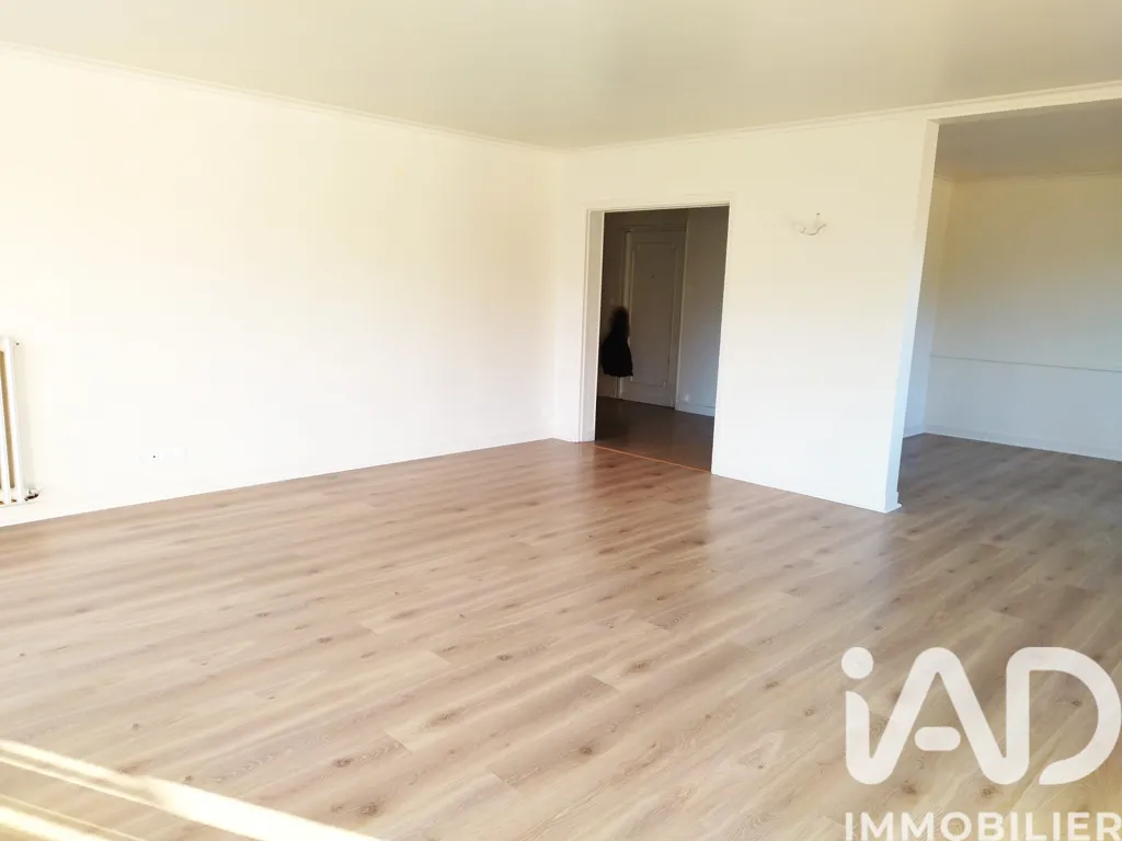 Elutuba - Spacious Apartment with Balcony in Millau