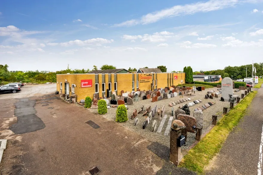 Välivaade - Commercial Property with High Visibility in Sønderborg